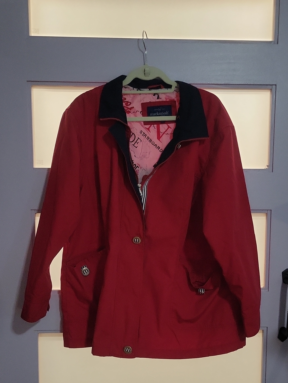 Mackintosh-Style Women's Red Trench Coat with Contrast Collar